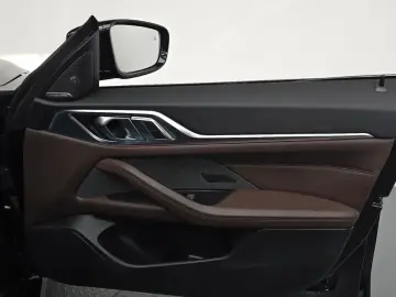 2022 BMW i4 с пробегом 16 500 км