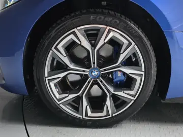 2023 BMW i4 с пробегом 81 844 км