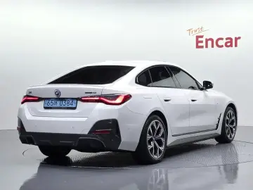 2022 BMW i4 с пробегом 71 017 км