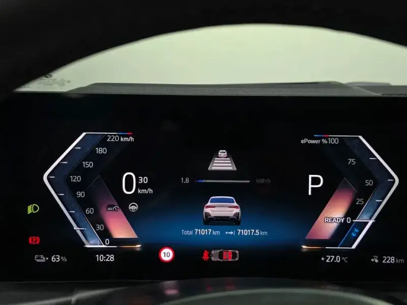 2022 BMW i4 с пробегом 71 017 км