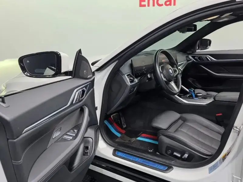 2022 BMW i4 с пробегом 71 017 км