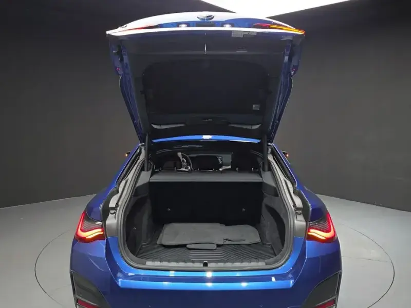 2023 BMW i4 с пробегом 81 844 км
