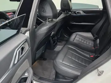 2022 BMW i4 с пробегом 71 017 км