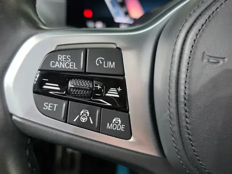 2022 BMW i4 с пробегом 71 017 км