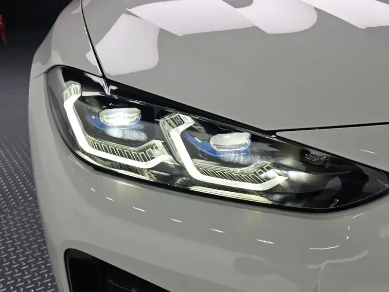 2022 BMW i4 с пробегом 71 017 км
