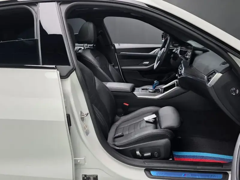 2022 BMW i4 с пробегом 71 017 км