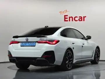 2022 BMW i4 с пробегом 56 927 км