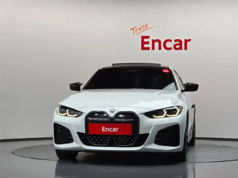 2022 BMW i4 с пробегом 56 927 км