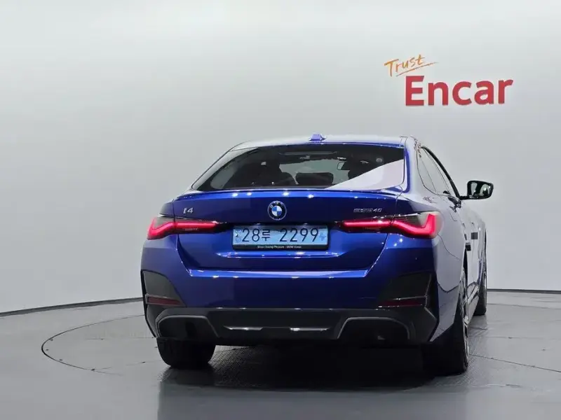 2022 BMW i4 с пробегом 69 945 км