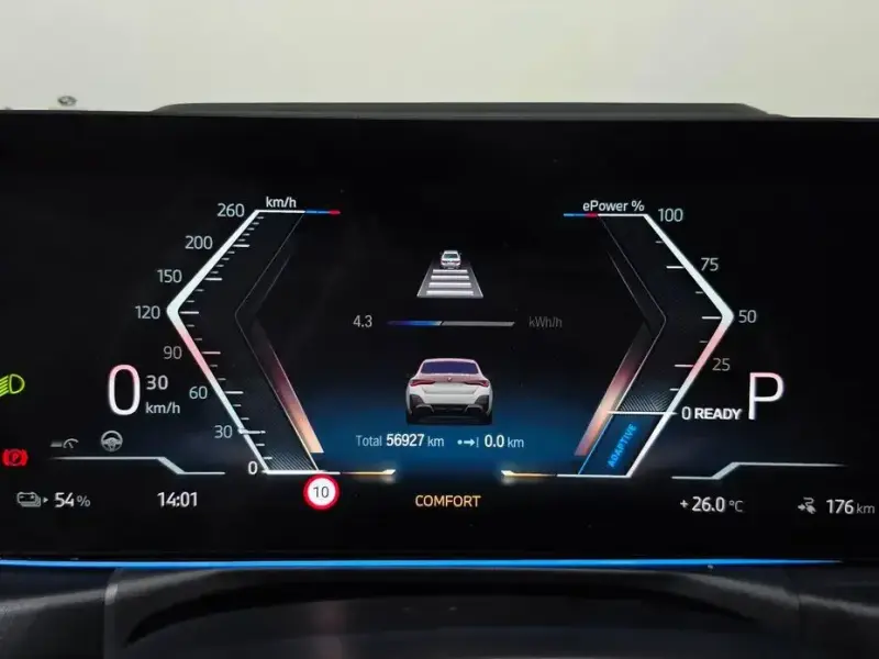 2022 BMW i4 с пробегом 56 927 км