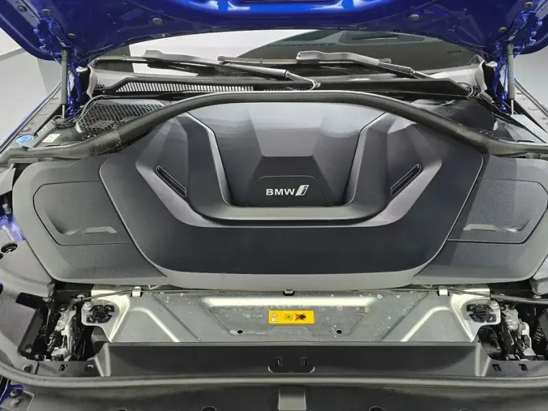2022 BMW i4 с пробегом 69 945 км