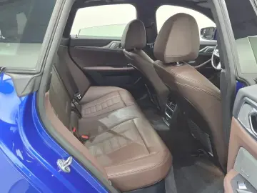 2022 BMW i4 с пробегом 69 945 км