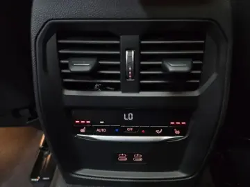 2022 BMW i4 с пробегом 56 927 км