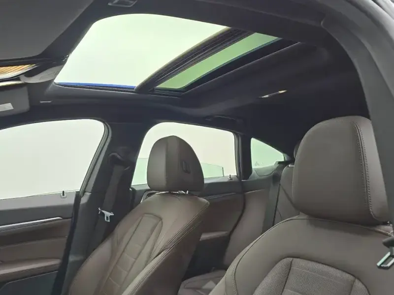 2022 BMW i4 с пробегом 69 945 км