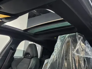 2022 BMW i4 с пробегом 56 927 км