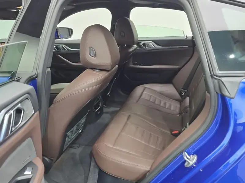 2022 BMW i4 с пробегом 69 945 км
