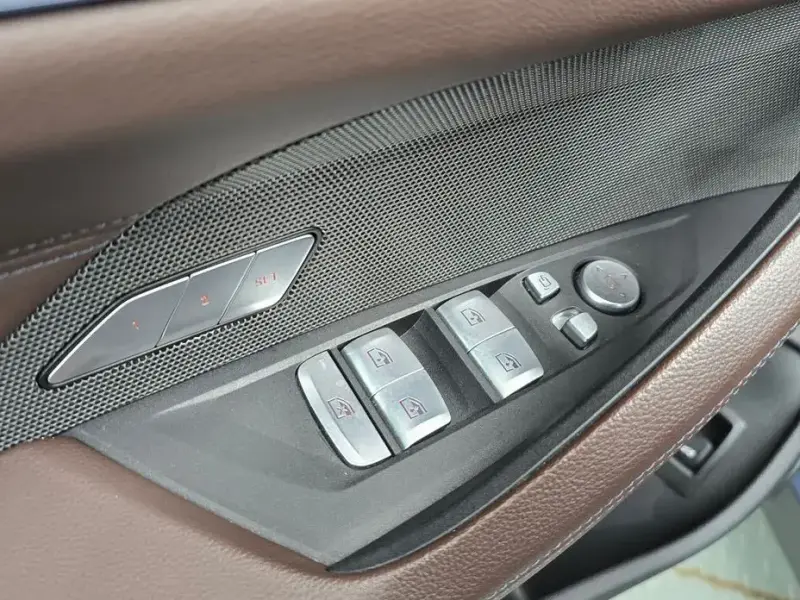 2022 BMW i4 с пробегом 69 945 км