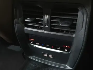 2022 BMW i4 с пробегом 69 945 км