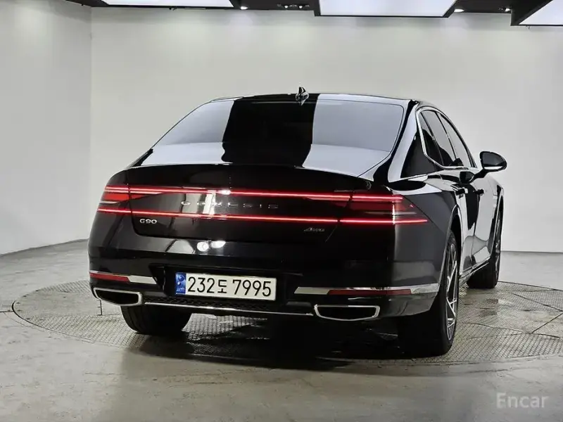 2023 Genesis G90 с пробегом 44 365 км