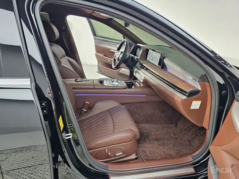 2023 Genesis G90 с пробегом 44 365 км