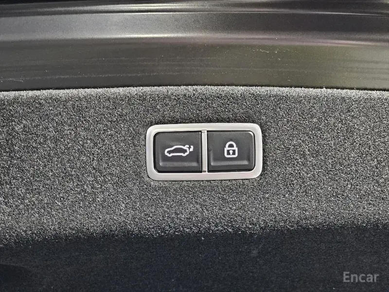 2023 Genesis G90 с пробегом 44 365 км