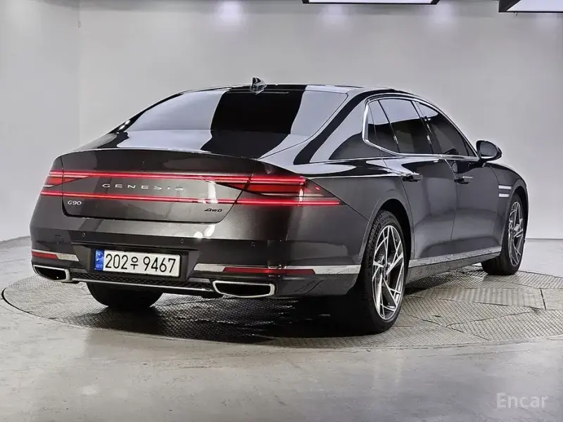 2023 Genesis G90 с пробегом 75 655 км