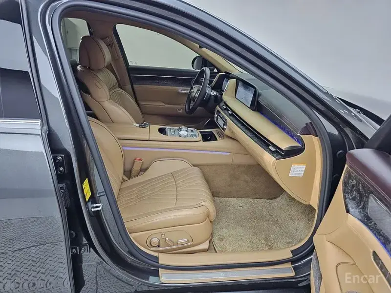 2023 Genesis G90 с пробегом 75 655 км