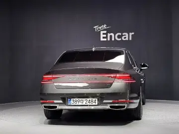 2023 Genesis G90 с пробегом 47 779 км