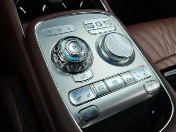 2023 Genesis G90 с пробегом 47 779 км