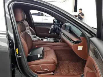 2023 Genesis G90 с пробегом 47 779 км