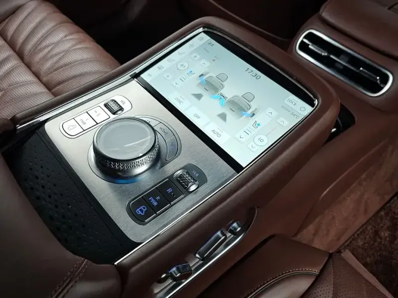 2023 Genesis G90 с пробегом 47 779 км