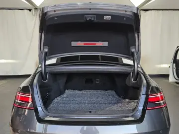 2023 Genesis G90 с пробегом 47 779 км