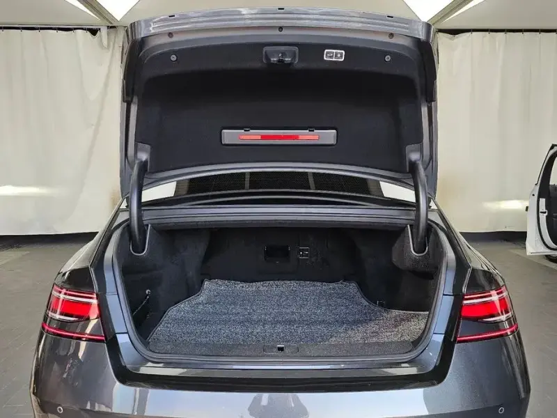 2023 Genesis G90 с пробегом 47 779 км