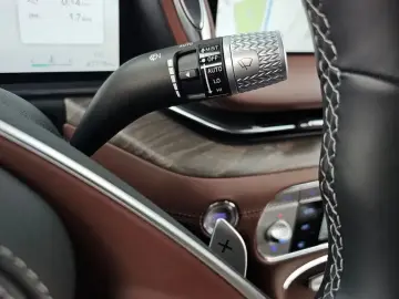 2023 Genesis G90 с пробегом 47 779 км