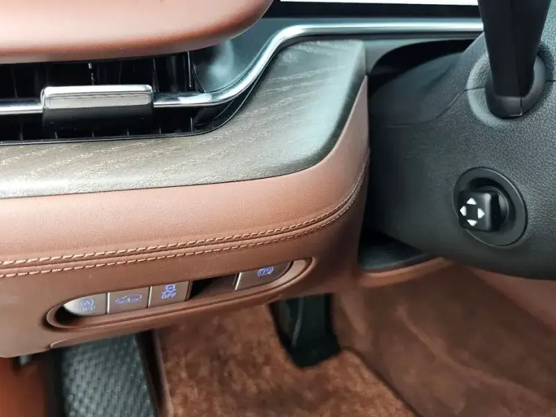 2023 Genesis G90 с пробегом 47 779 км