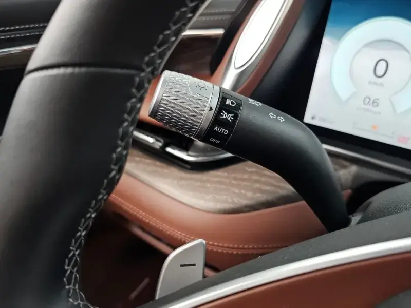 2023 Genesis G90 с пробегом 47 779 км