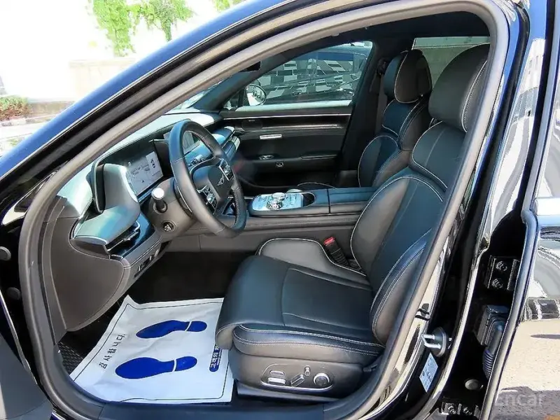 2023 Genesis G90 с пробегом 87 019 км
