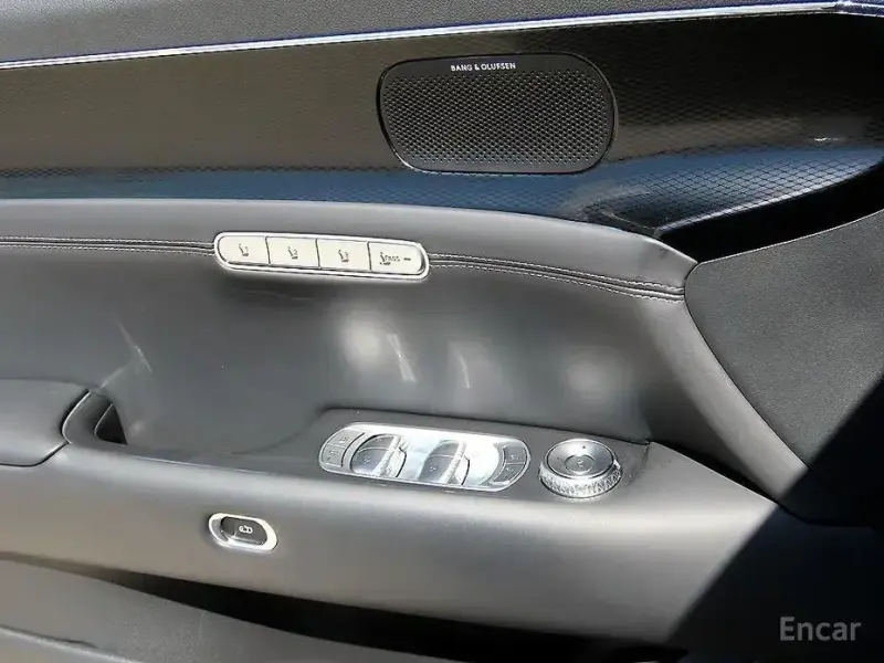 2023 Genesis G90 с пробегом 87 019 км