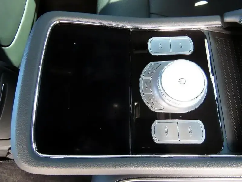 2023 Genesis G90 с пробегом 87 019 км