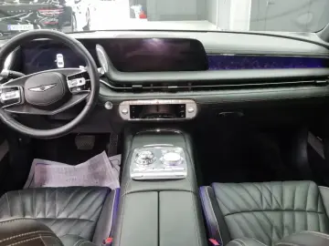 2023 Genesis G90 с пробегом 64 600 км