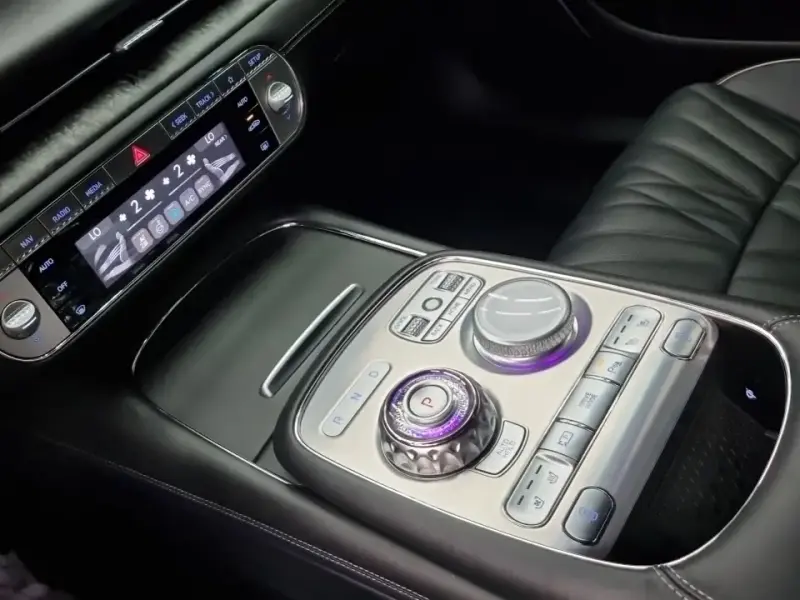 2023 Genesis G90 с пробегом 64 600 км