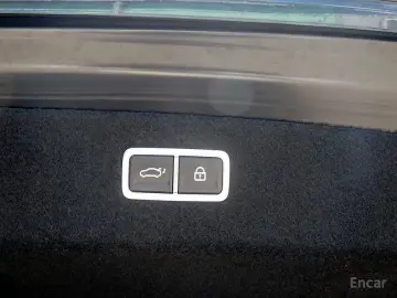 2023 Genesis G90 с пробегом 55 960 км