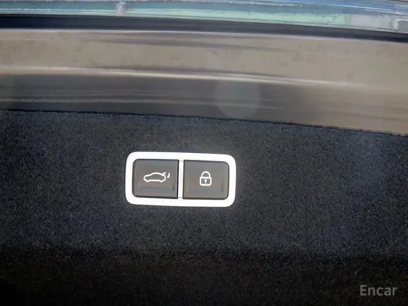 2023 Genesis G90 с пробегом 55 960 км