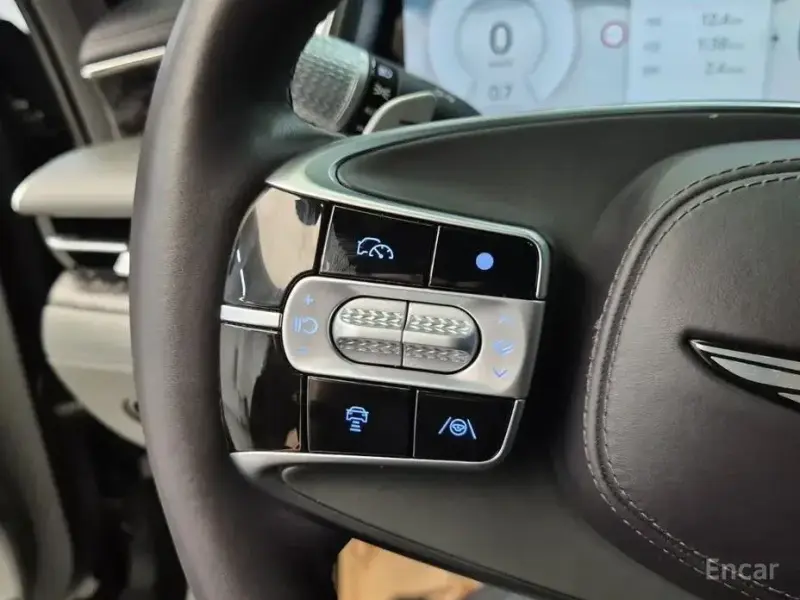 2023 Genesis G90 с пробегом 81 479 км