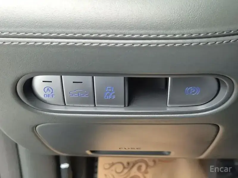 2023 Genesis G90 с пробегом 81 479 км