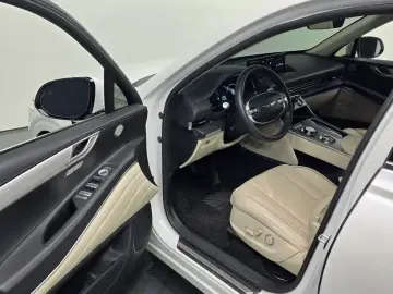 2023 Genesis GV80 с пробегом 46 034 км