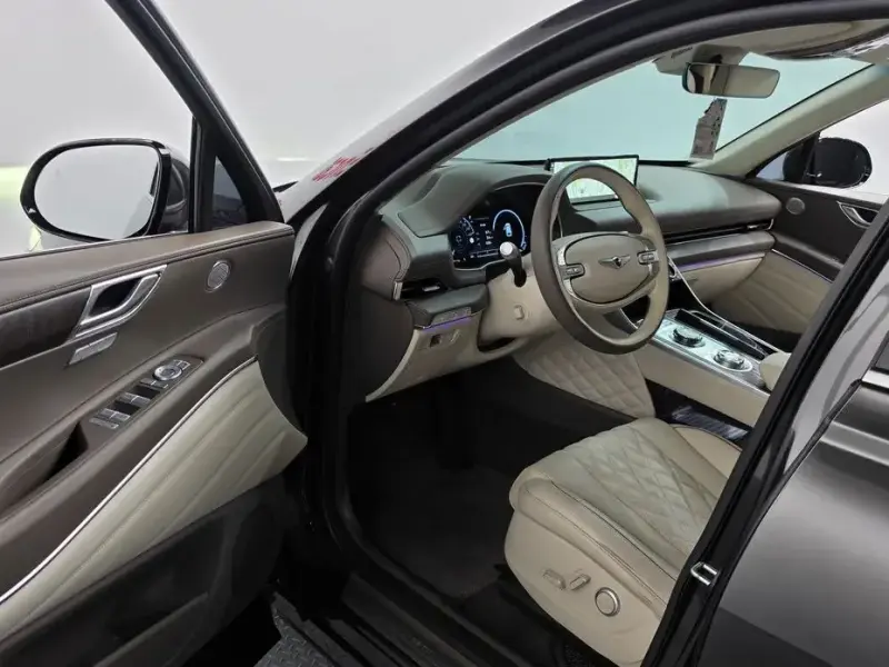 2023 Genesis GV80 с пробегом 48 712 км