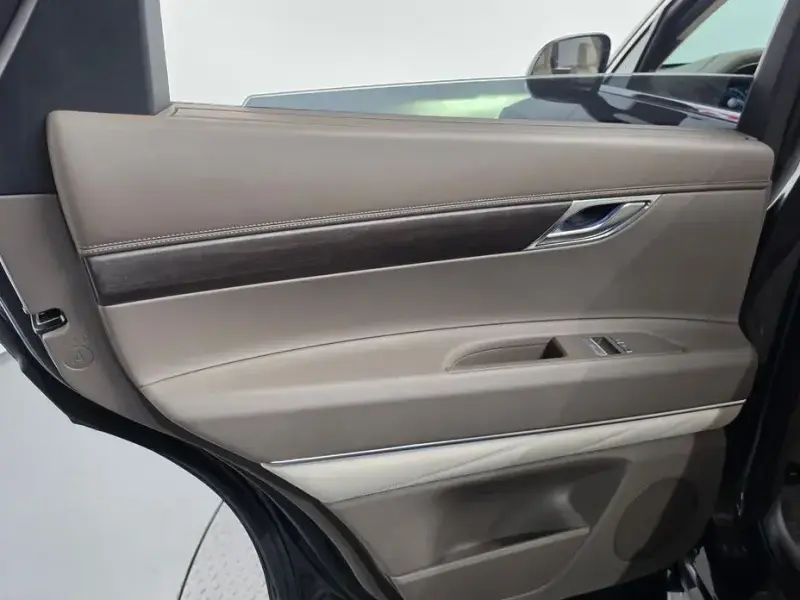 2023 Genesis GV80 с пробегом 48 712 км