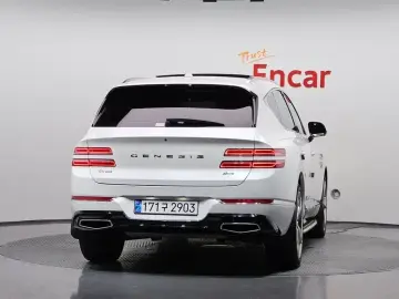 2023 Genesis GV80 с пробегом 28 418 км