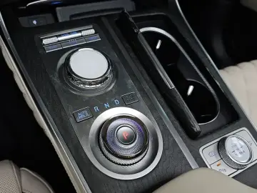 2023 Genesis GV80 с пробегом 28 418 км